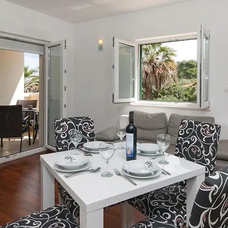 Apartamento With Sea View Iii Sutivan